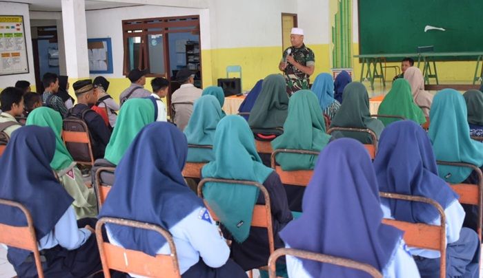 Beri Pembinaan Mental, Satgas TMMD Trenggalek Minta Warga Terapkan Salat 5 Waktu Beri Pembinaan Mental, Satgas TMMD Trenggalek Minta Warga Terapkan Salat 5 Waktu
