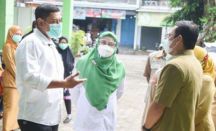 Tinjau Simulasi Vaksinasi Covid-19, Wali Kota Kediri: Jangan Takut Divaksin Tinjau Simulasi Vaksinasi Covid-19, Wali Kota Kediri: Jangan Takut Divaksin