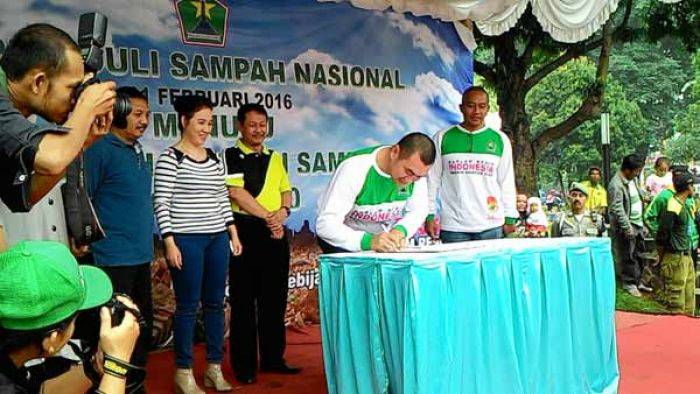 Kota Malang Terapkan Kantong Plastik Berbayar Mulai Hari ini Kota Malang Terapkan Kantong Plastik Berbayar Mulai Hari ini