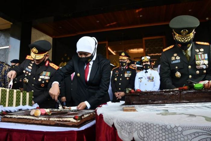 HUT Bhayangkara ke-74, Gubernur Khofifah: Polri Makin Profesional, Modern dan Terpercaya HUT Bhayangkara ke-74, Gubernur Khofifah: Polri Makin Profesional, Modern dan Terpercaya