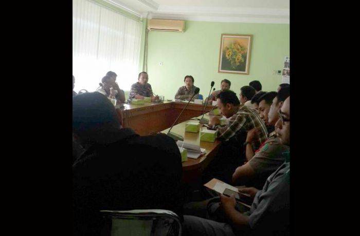 Peringati May Day, 10 Ribu Buruh Sidoarjo Bakal Luruk Kantor Gubernur Jatim Peringati May Day, 10 Ribu Buruh Sidoarjo Bakal Luruk Kantor Gubernur Jatim