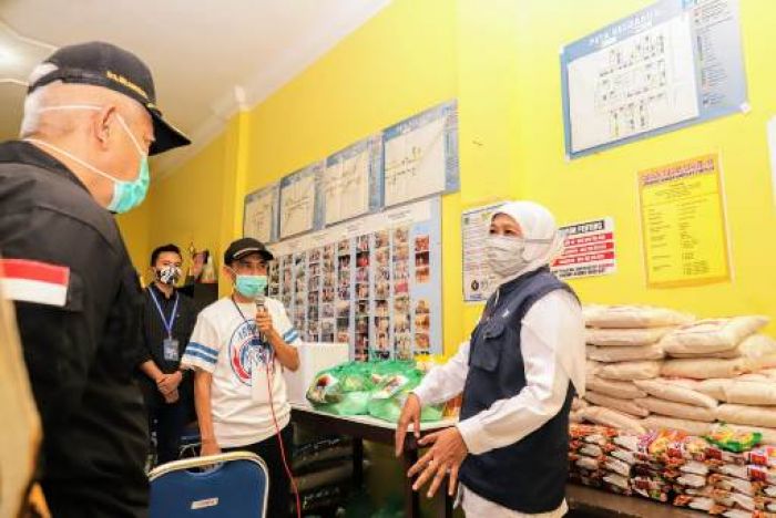 Dorong Efektivitas PSBB Malang Raya, Khofifah Tinjau Kampung Tangguh Cempluk Malang Dorong Efektivitas PSBB Malang Raya, Khofifah Tinjau Kampung Tangguh Cempluk Malang