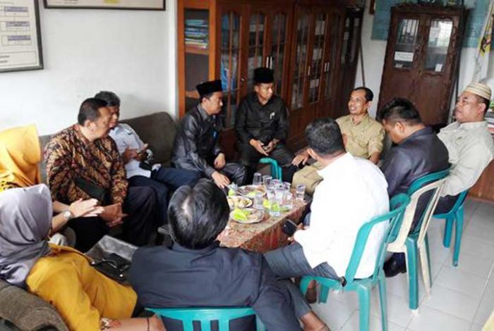 Siswa Pelaku Bully Disanksi Pembinaan, Kepala SMP PGRI Wringinanom: Guru Harus Lebih Sabar Siswa Pelaku Bully Disanksi Pembinaan, Kepala SMP PGRI Wringinanom: Guru Harus Lebih Sabar