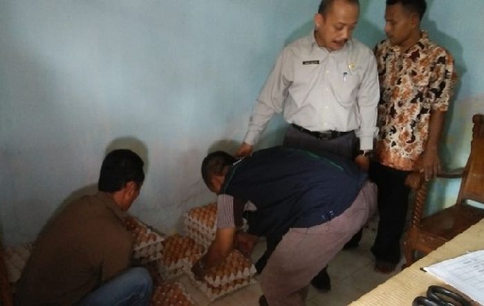 Telor BPNT Busuk Sebelum Dibagikan, Dinsos Jombang Instruksikan Ditarik Telor BPNT Busuk Sebelum Dibagikan, Dinsos Jombang Instruksikan Ditarik