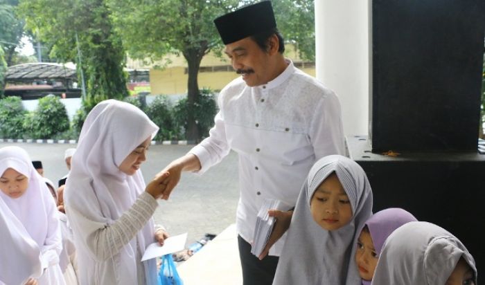 Wabup Qosim Rayakan Lebaran dengan Anak Yatim