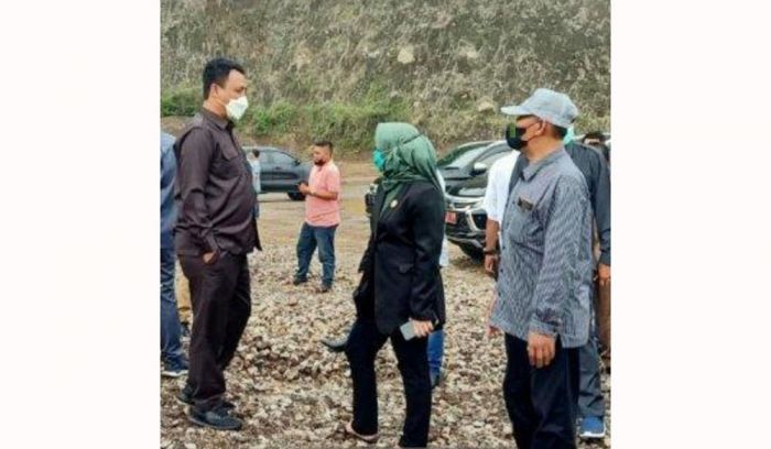 DPRD Desak Pemkab Mojokerto Tutup Galian C Diduga Ilegal di Kecamatan Ngoro DPRD Desak Pemkab Mojokerto Tutup Galian C Diduga Ilegal di Kecamatan Ngoro