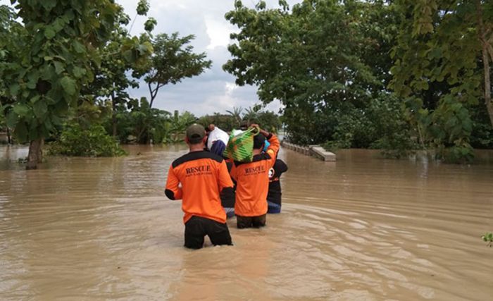 Pemkab Ngawi Janji Akan Segera Perbaiki Akses Jalan yang Sering Dilanda Banjir Pemkab Ngawi Janji Akan Segera Perbaiki Akses Jalan yang Sering Dilanda Banjir