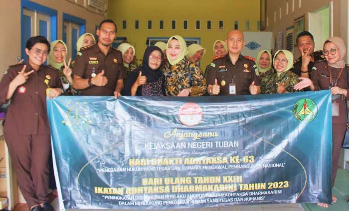 HBA ke-63 dan HUT ke-23 IAD, Kejari Tuban Gelar Baksos hingga Silaturrahim ke Rumah Pensiunan HBA ke-63 dan HUT ke-23 IAD, Kejari Tuban Gelar Baksos hingga Silaturrahim ke Rumah Pensiunan