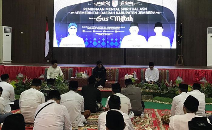 Gelar Siraman Rohani untuk Para Pejabatnya, Bupati Hendy dan Wabup Gus Firjoun Undang Gus Miftah Gelar Siraman Rohani untuk Para Pejabatnya, Bupati Hendy dan Wabup Gus Firjoun Undang Gus Miftah