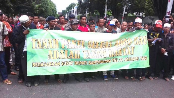 Sebut Tanah Diserobot Perhutani, Warga Pakel Banyuwangi Geruduk BPN