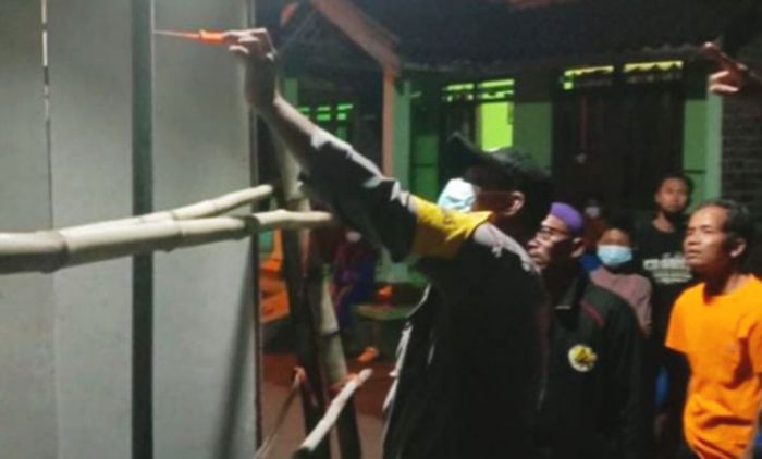 Main Jumpritan, Bocah 8 Tahun di Mojokerto Tewas Tersengat Listrik Main Jumpritan, Bocah 8 Tahun di Mojokerto Tewas Tersengat Listrik