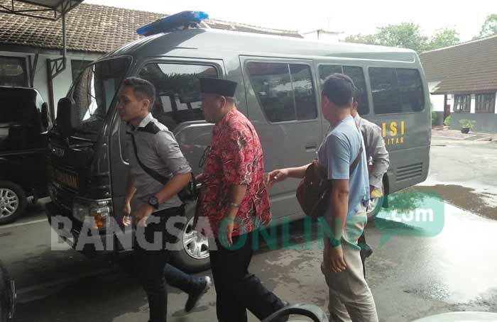 Dugaan Korupsi Ketua KONI Blitar Dilimpahkan Ke Kejaksaan Dugaan Korupsi Ketua KONI Blitar Dilimpahkan Ke Kejaksaan