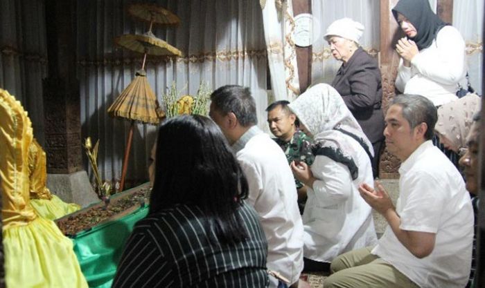 Wisata Religi, Kasdam Brawijaya Ziarah ke Makam Sunan Drajat