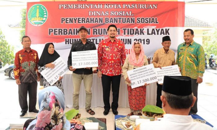Pemkot Pasuruan Serahkan Bantuan Sosial Perbaikan RTLH ke 167 KPM Pemkot Pasuruan Serahkan Bantuan Sosial Perbaikan RTLH ke 167 KPM