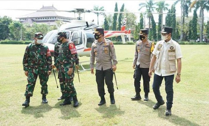 Kapolda Jatim dan Pangdam V/Brawijaya Akan Tinjau Langsung Persiapan Vaksinasi Serentak di Bangkalan Kapolda Jatim dan Pangdam V/Brawijaya Akan Tinjau Langsung Persiapan Vaksinasi Serentak di Bangkalan