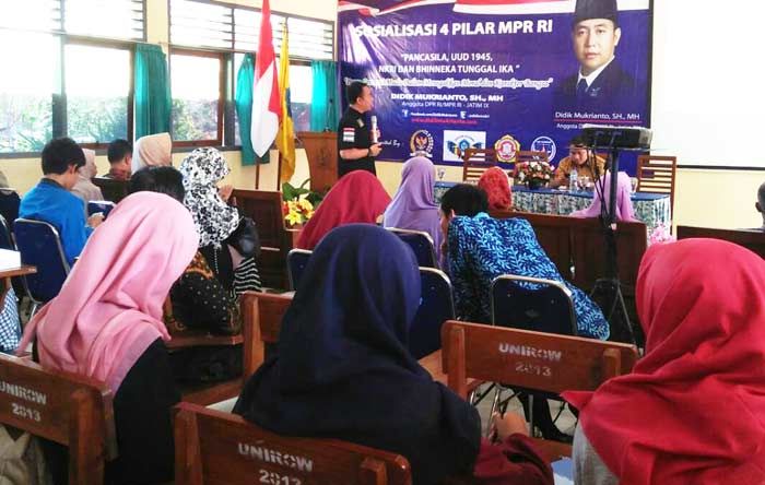 Didik Mukrianto Gelar Sosialisasi 4 Pilar Kebangsaan di Unirow