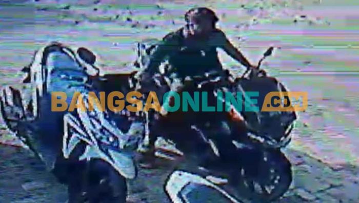 Aksi Pencurian HP di Sampang Terekam CCTV