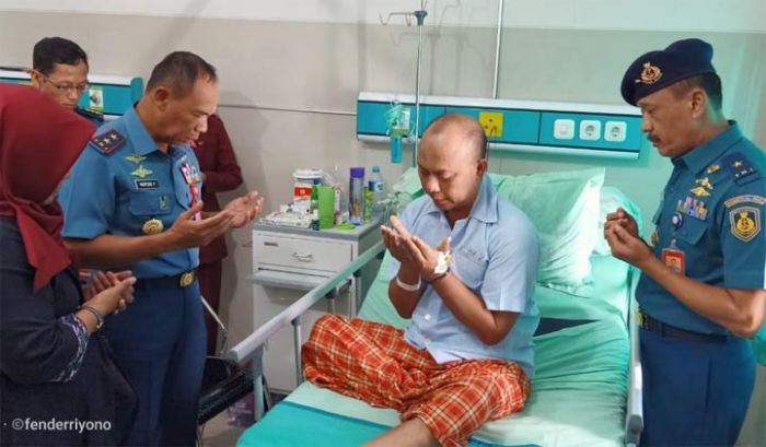 Bentuk Empati Kepada Prajurit dan Keluarga Anggota Koarmada II, Pangkoarmada II Besuk di RSAL Bentuk Empati Kepada Prajurit dan Keluarga Anggota Koarmada II, Pangkoarmada II Besuk di RSAL