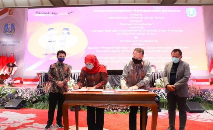 Kerja Sama dengan Rumah Perubahan Rhenald Kasali, Upaya Khofifah Tingkatkan SDM Pemprov Jatim Kerja Sama dengan Rumah Perubahan Rhenald Kasali, Upaya Khofifah Tingkatkan SDM Pemprov Jatim