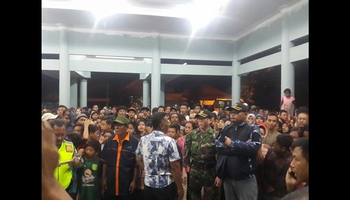 Suka Godain Istri Orang, Modin Terung Kulon Sidoarjo Didemo Warga Suka Godain Istri Orang, Modin Terung Kulon Sidoarjo Didemo Warga