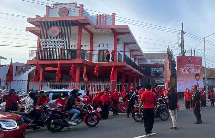 PDIP Kabupaten Kediri Bagikan 5.000 Paket Takjil untuk Masyarakat PDIP Kabupaten Kediri Bagikan 5.000 Paket Takjil untuk Masyarakat