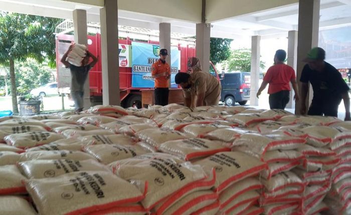 ​Droping 27,9 Ton Beras di Kecamatan Banyakan, Bantuan Terakhir di Bulan Mei 2020