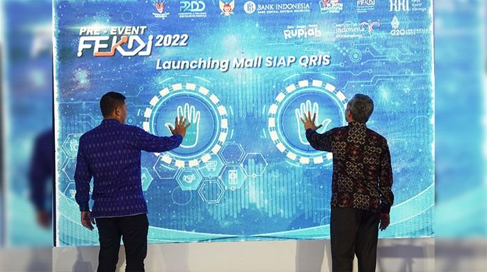 Wali Kota dan Kepala KPwBI Kediri Luncurkan Mall SIAP QRIS pada Pre-event FEKDI Wali Kota dan Kepala KPwBI Kediri Luncurkan Mall SIAP QRIS pada Pre-event FEKDI