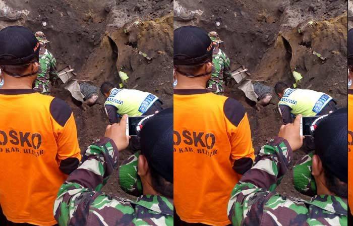 Korban Longsor di Kali Putih Akhirnya Berhasil Dievakuasi Korban Longsor di Kali Putih Akhirnya Berhasil Dievakuasi