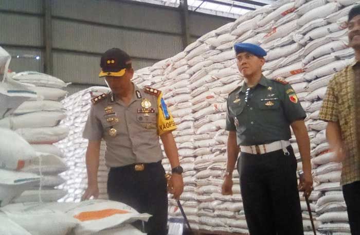 Antisipasi Kenaikan Harga Jelang Natal dan Tahun Baru, Bulog Siap Operasi Pasar 5 Ton per Hari Antisipasi Kenaikan Harga Jelang Natal dan Tahun Baru, Bulog Siap Operasi Pasar 5 Ton per Hari