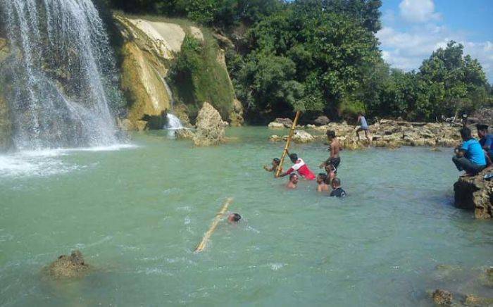 Selfie di Air Terjun Toroan, Bocah asal Surabaya Tenggelam Selfie di Air Terjun Toroan, Bocah asal Surabaya Tenggelam