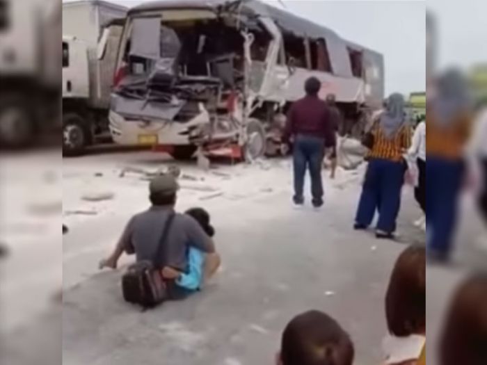 Kecelakaan Maut Bus dan Truk di Ruas Tol Lampung, 1 Korban Tewas Kecelakaan Maut Bus dan Truk di Ruas Tol Lampung, 1 Korban Tewas
