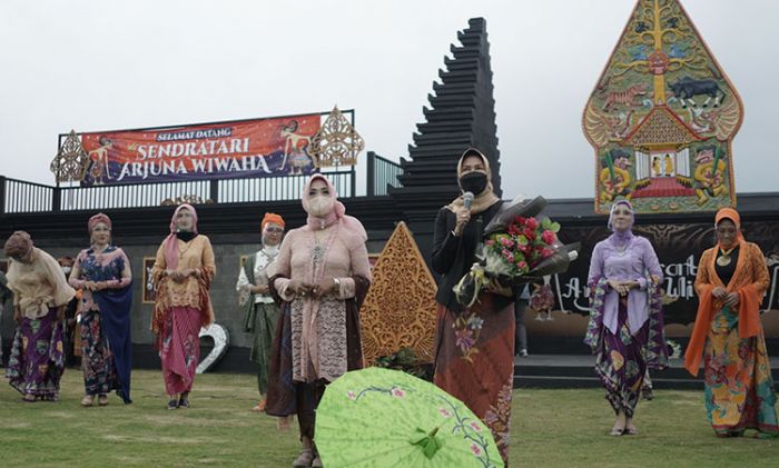 Peringati HUT ke-6, KCBI Malang Raya Pamerkan Berbagai Motif Batik