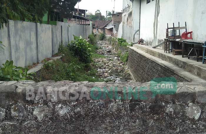 Kemarau, Delapan Aliran Sungai di Kota Blitar Mengering, Ini Dampaknya Terhadap Petani Kemarau, Delapan Aliran Sungai di Kota Blitar Mengering, Ini Dampaknya Terhadap Petani