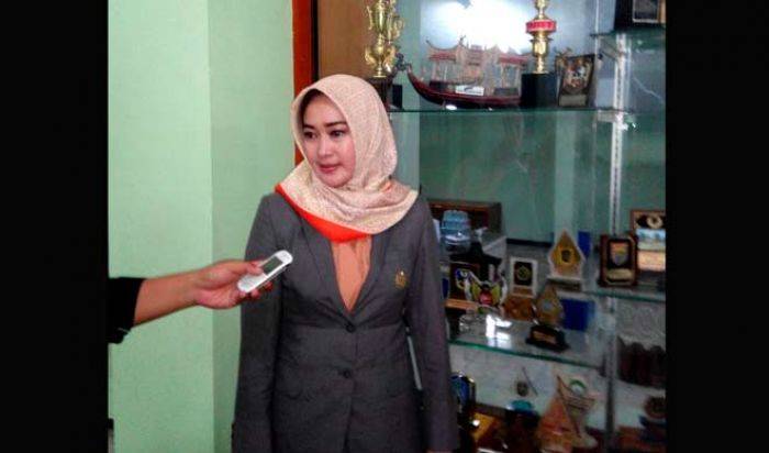 Dora Pasrah, PDI-P Tak Beri Jabatan Alat Kelengkapan Dewan Dora Pasrah, PDI-P Tak Beri Jabatan Alat Kelengkapan Dewan