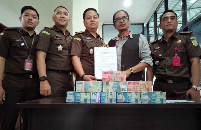 Kejari Bangkalan Terima Rp250 Juta dari Salah Satu Terdakwa Korupsi PKH Kejari Bangkalan Terima Rp250 Juta dari Salah Satu Terdakwa Korupsi PKH