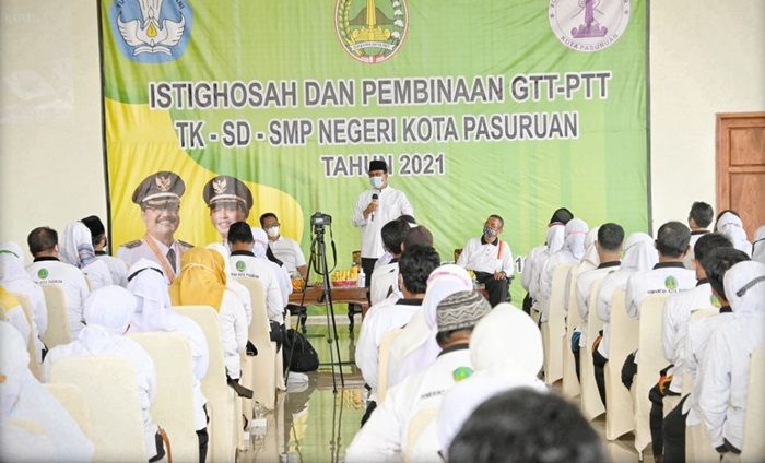 Perjuangkan Hak Para Pendidik, Gus Ipul Berikan SK Wali Kota Pasuruan ke 200 GTT-PTT Perjuangkan Hak Para Pendidik, Gus Ipul Berikan SK Wali Kota Pasuruan ke 200 GTT-PTT