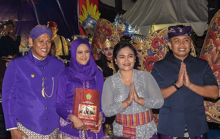 Kabupaten Jembrana Tampilkan Kisah Mahabharata di Kediri Nite Carnival 2022