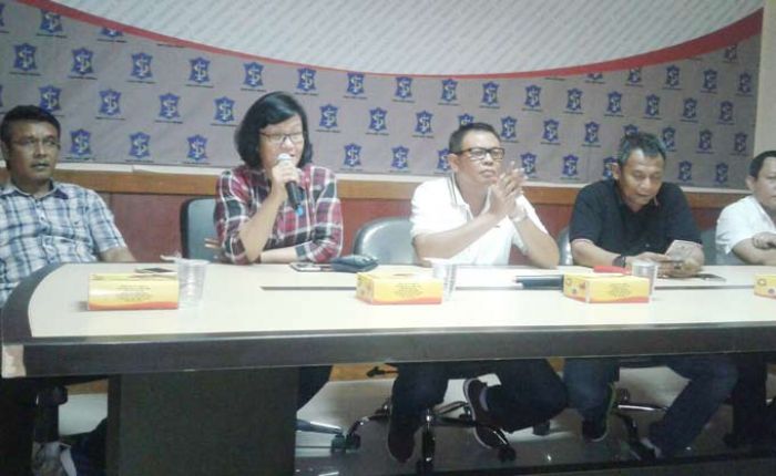 Pemkot Surabaya Jemput Lima Jenazah Bonek Pemkot Surabaya Jemput Lima Jenazah Bonek