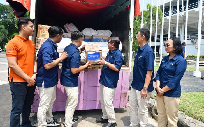 Petrokimia Gresik Bersama Satgas Bencana Nasional BUMN Kirim Bantuan ke Pulau Bawean