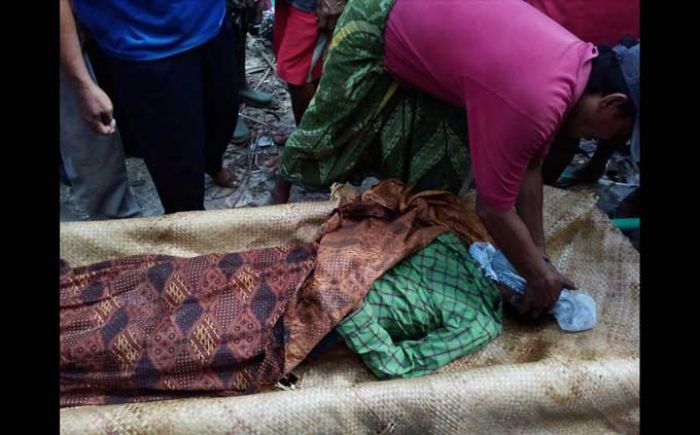 Ada Mayat Mengambang di Perairan Gersik Putih Sumenep Ada Mayat Mengambang di Perairan Gersik Putih Sumenep