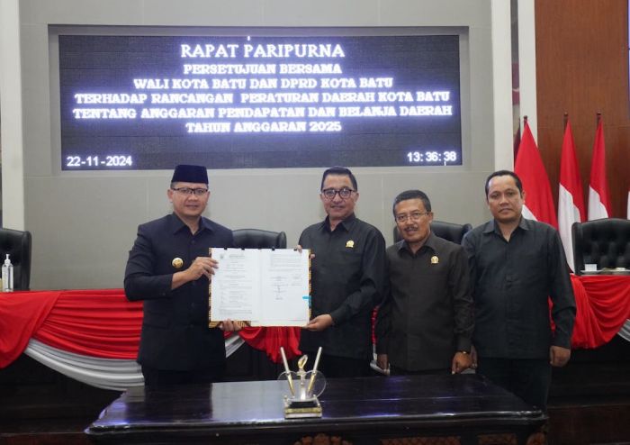Pemkot Batu dan DPRD Sepakati APBD 2025, Alokasi Fokus pada Pembangunan Berkelanjutan Pemkot Batu dan DPRD Sepakati APBD 2025, Alokasi Fokus pada Pembangunan Berkelanjutan