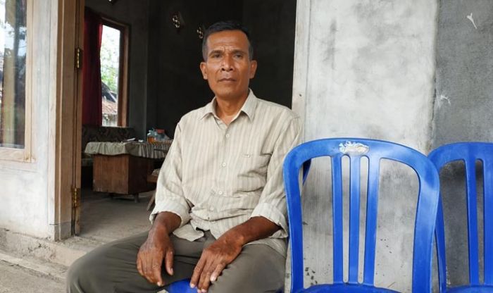 Seorang Penggali Kubur di Blitar Dilantik Jadi Kades, Demam Panggung saat Pidato Pertama Kalinya Seorang Penggali Kubur di Blitar Dilantik Jadi Kades, Demam Panggung saat Pidato Pertama Kalinya