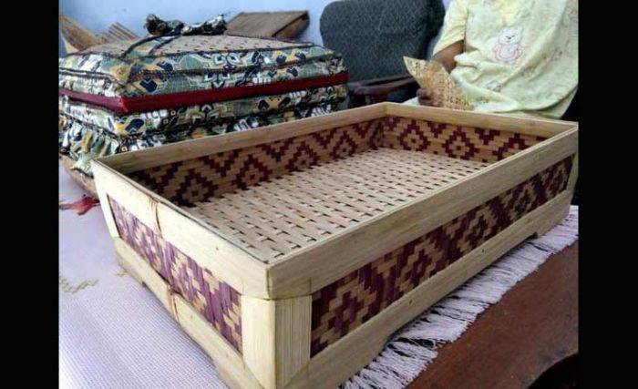 Anyaman Bambu Desa Gagang Sidoarjo Bertahan karena Rutin Ikut Pameran Anyaman Bambu Desa Gagang Sidoarjo Bertahan karena Rutin Ikut Pameran