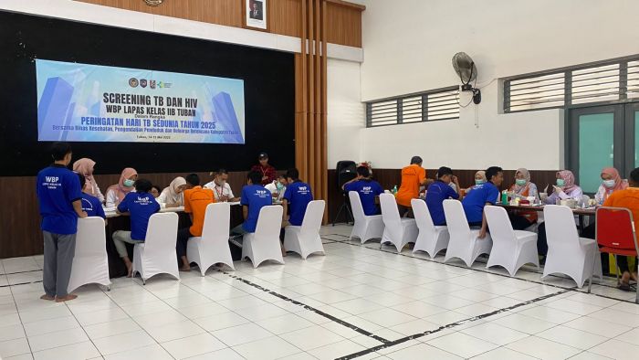 Dinkes P2KB Tuban Screening TB dan HIV Ratusan WBP Lapas Tuban, 1 Dinyatakan Reaktif Dinkes P2KB Tuban Screening TB dan HIV Ratusan WBP Lapas Tuban, 1 Dinyatakan Reaktif