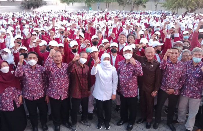 Gubernur Khofifah Minta 2.035 Mahasiswa Baru Universitas Muhammadiyah Surabaya Lakukan ini Gubernur Khofifah Minta 2.035 Mahasiswa Baru Universitas Muhammadiyah Surabaya Lakukan ini
