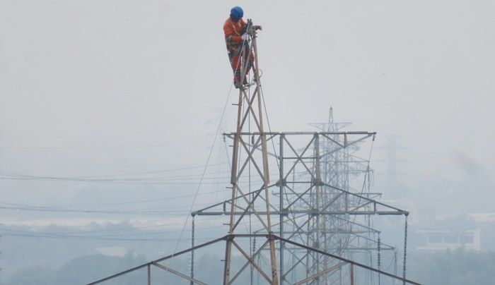 Jaga Keandalan di Musim Hujan, PLN Lakukan Preventive Maintenance pada Jaringan SUTT