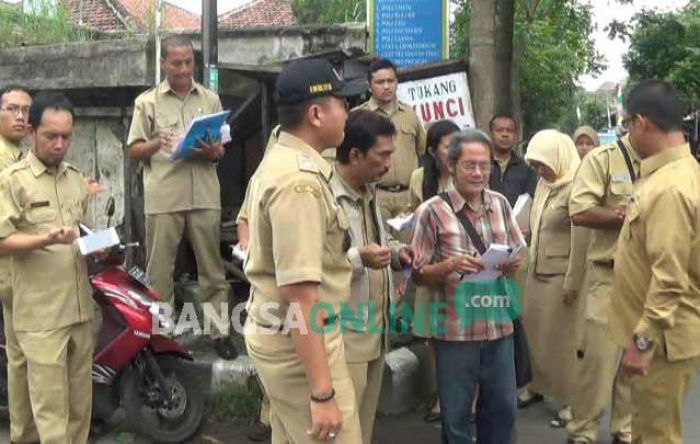 5 Fasum di Kelurahan Setono Pande Kediri Dikeluhkan Warga, Pemkot Terjunkan Tim untuk Sidak 5 Fasum di Kelurahan Setono Pande Kediri Dikeluhkan Warga, Pemkot Terjunkan Tim untuk Sidak