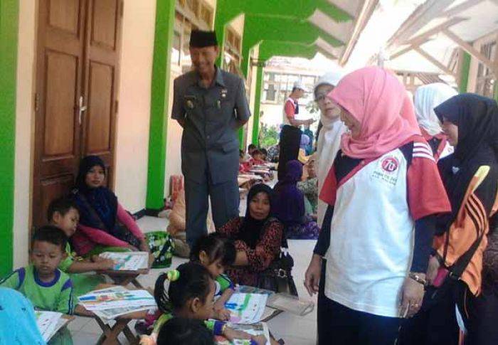 Diikuti Ribuan Peserta, Camat Palang Tuban Apresiasi Lomba Mewarnai Tingkat TK-RA Diikuti Ribuan Peserta, Camat Palang Tuban Apresiasi Lomba Mewarnai Tingkat TK-RA