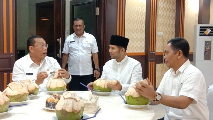 Wagub Jatim Tertarik Jadikan Situbondo Daerah Industri Wagub Jatim Tertarik Jadikan Situbondo Daerah Industri
