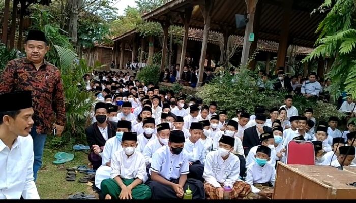 Inilah Kiai Penggerak NU Kultural Wajib Ber-PKB, NU Struktural Sakkarepmu, Siapa Dia? Inilah Kiai Penggerak NU Kultural Wajib Ber-PKB, NU Struktural Sakkarepmu, Siapa Dia?
